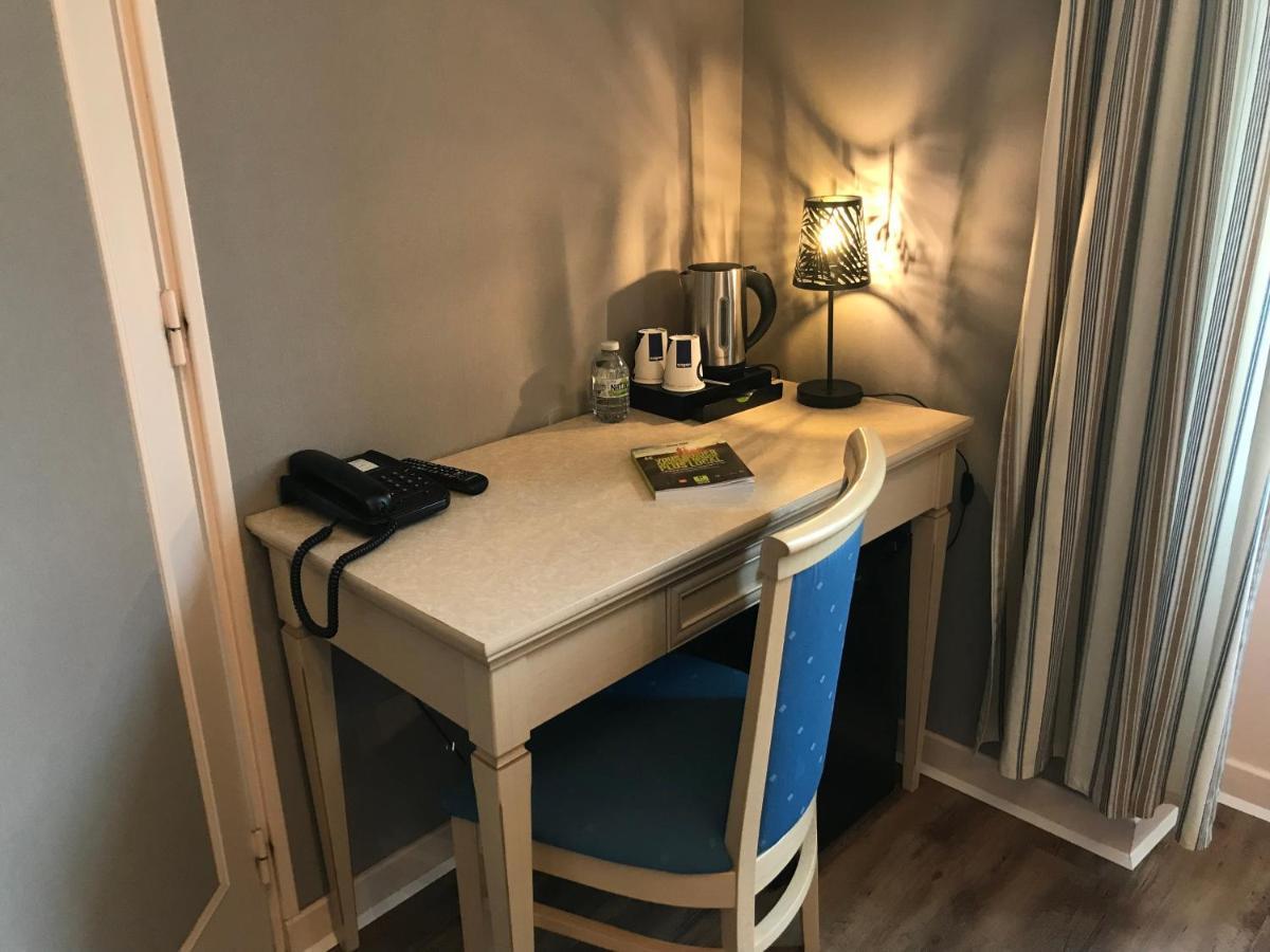 Logis Hotel Saint-Joseph Sancoins Εξωτερικό φωτογραφία