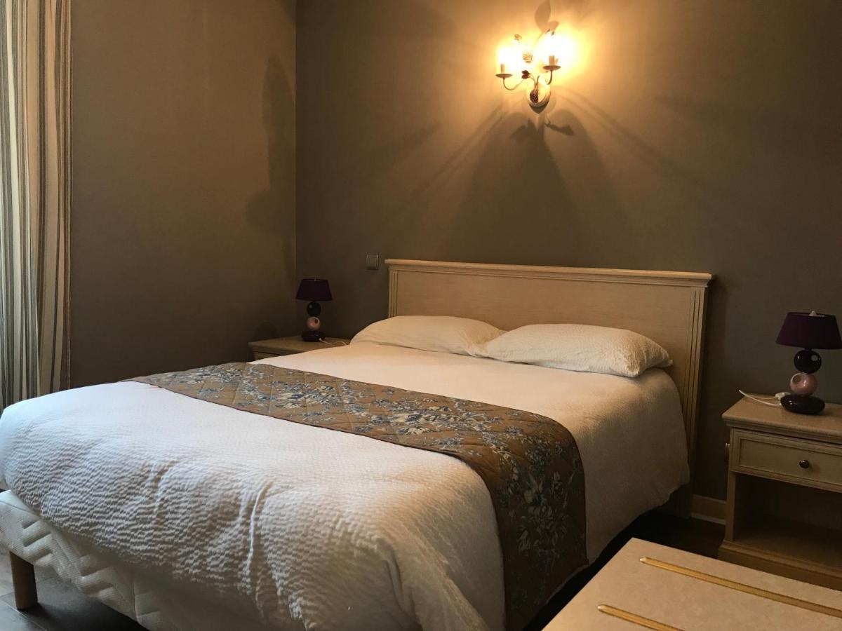 Logis Hotel Saint-Joseph Sancoins Εξωτερικό φωτογραφία