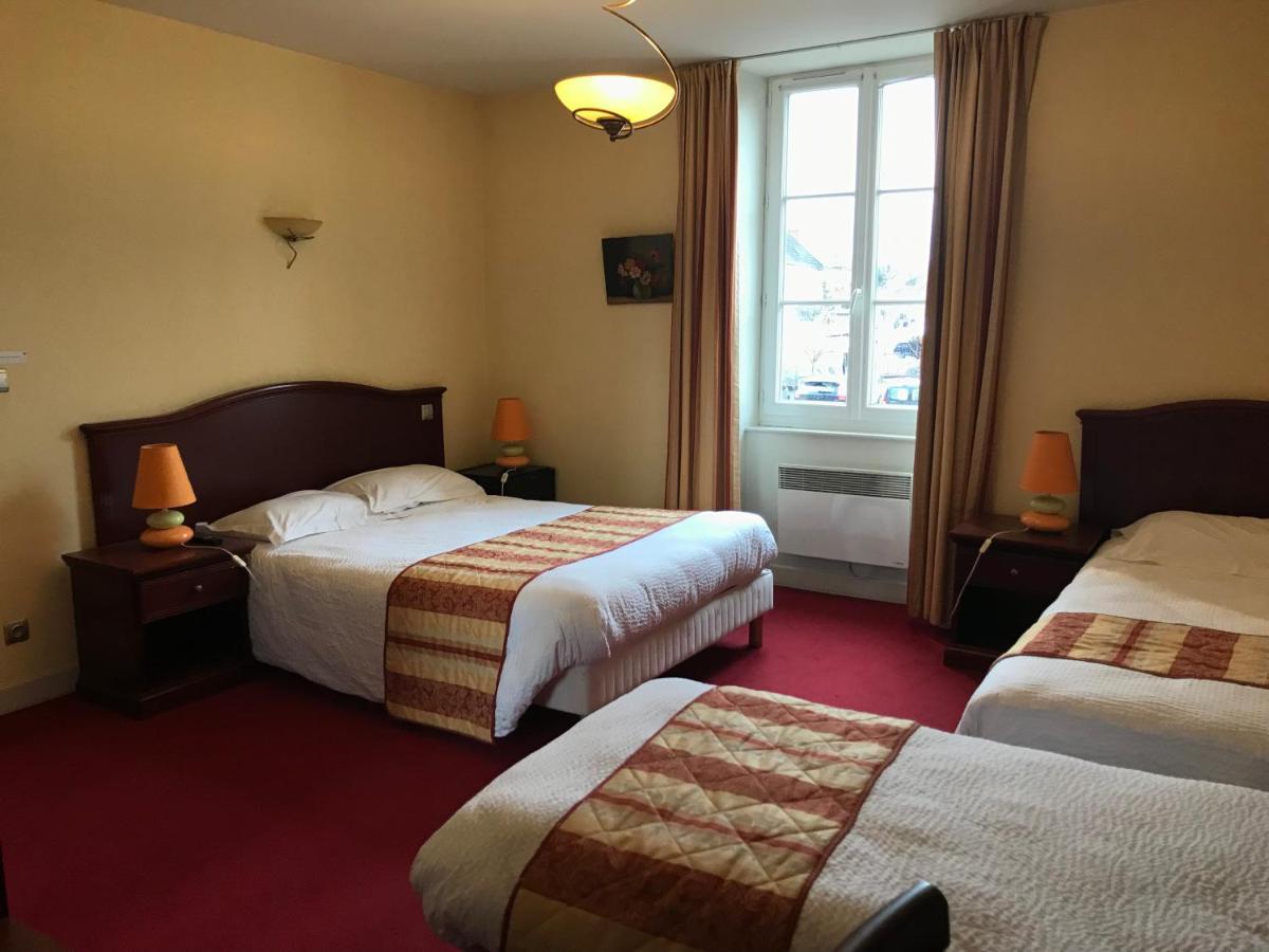 Logis Hotel Saint-Joseph Sancoins Εξωτερικό φωτογραφία