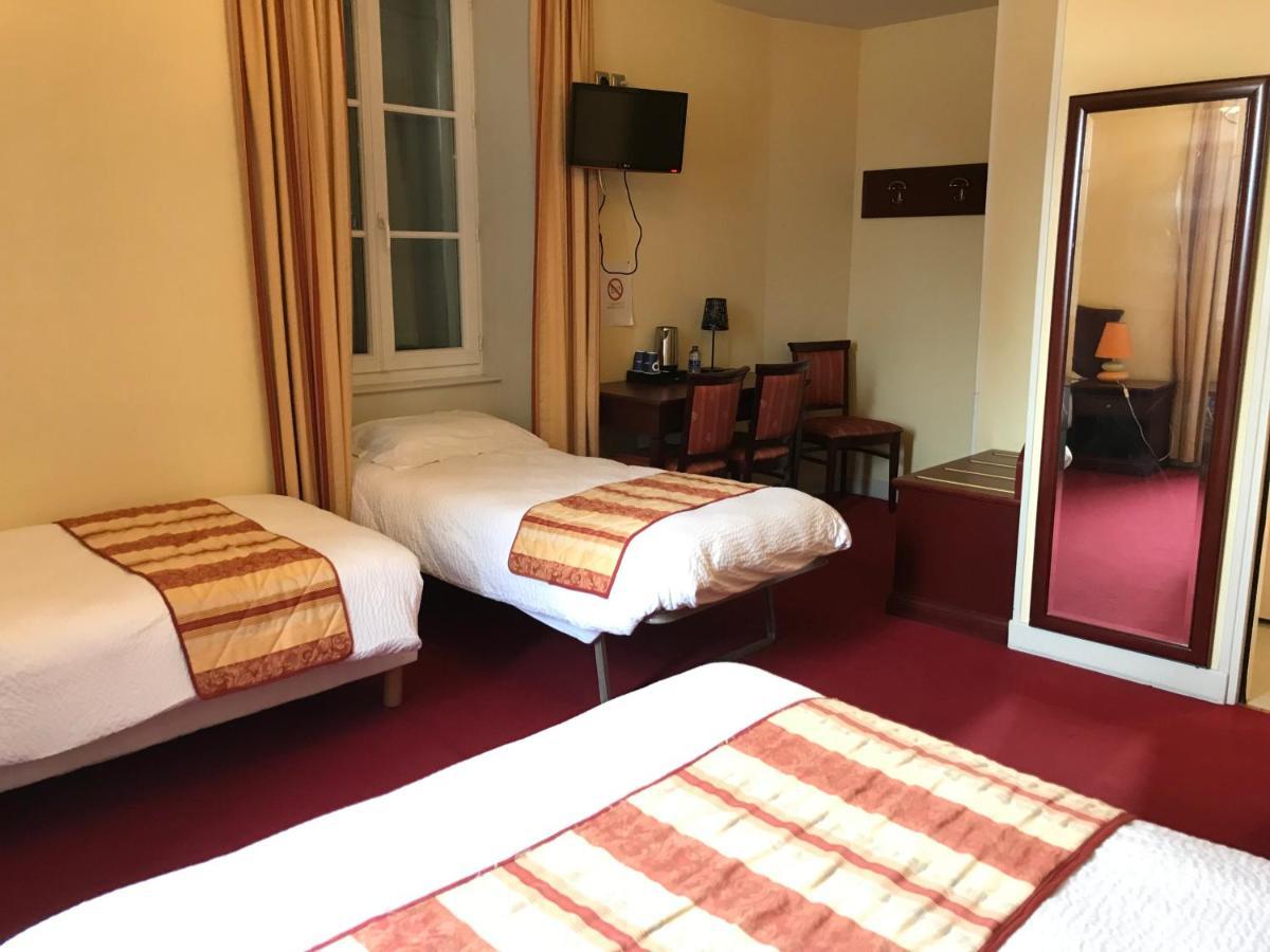 Logis Hotel Saint-Joseph Sancoins Εξωτερικό φωτογραφία
